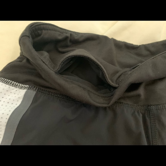 Athleta Acceleration running Shorts - Picture 8 of 9